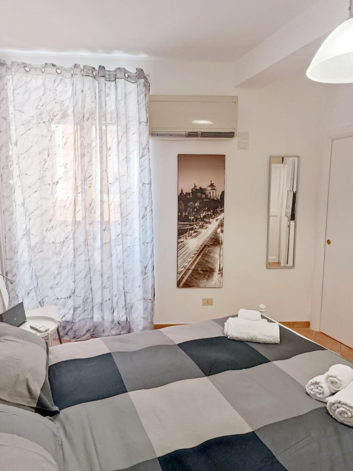 Marcello Apartament Roma Esterno foto